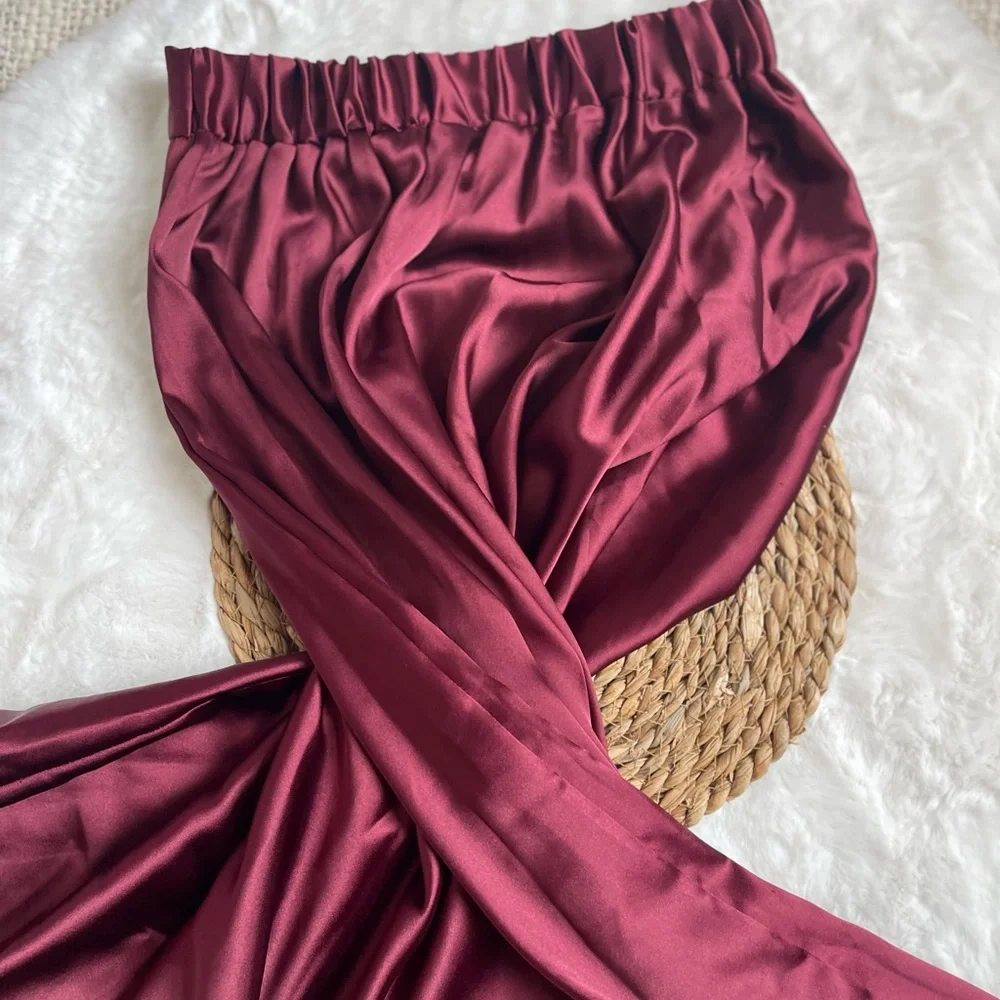 Primark silk like midi flowy skirt in dark cherry / burgundy size 4 - Picture 4 of 6